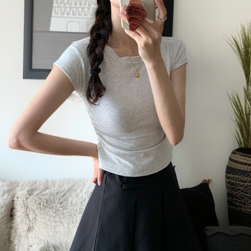 ソルトスタイル丸首シャツ全身コーデ例