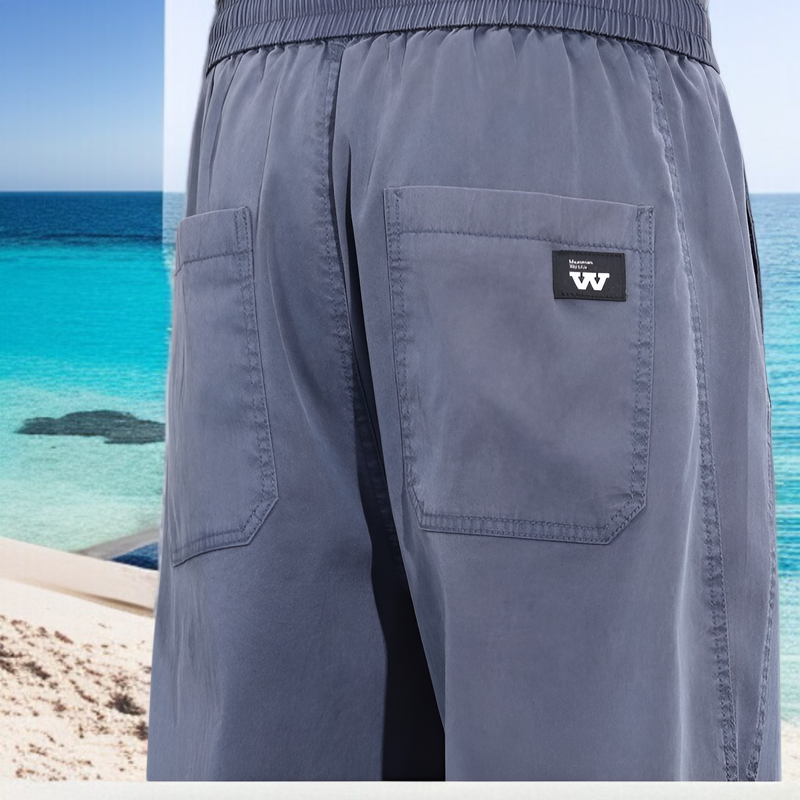 ワイドレッグデザインのトレンドパンツディテール