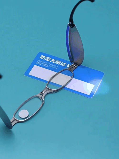 超軽量フレームの老眼鏡の素材アップ