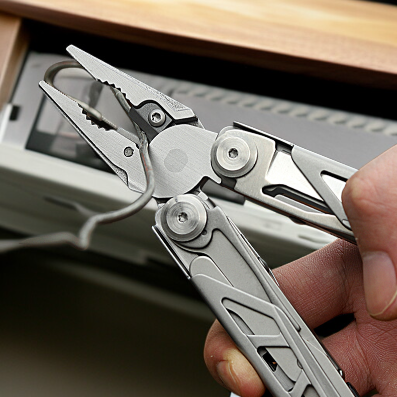 折りたたみ式ハサミ搭載プライヤーの詳細